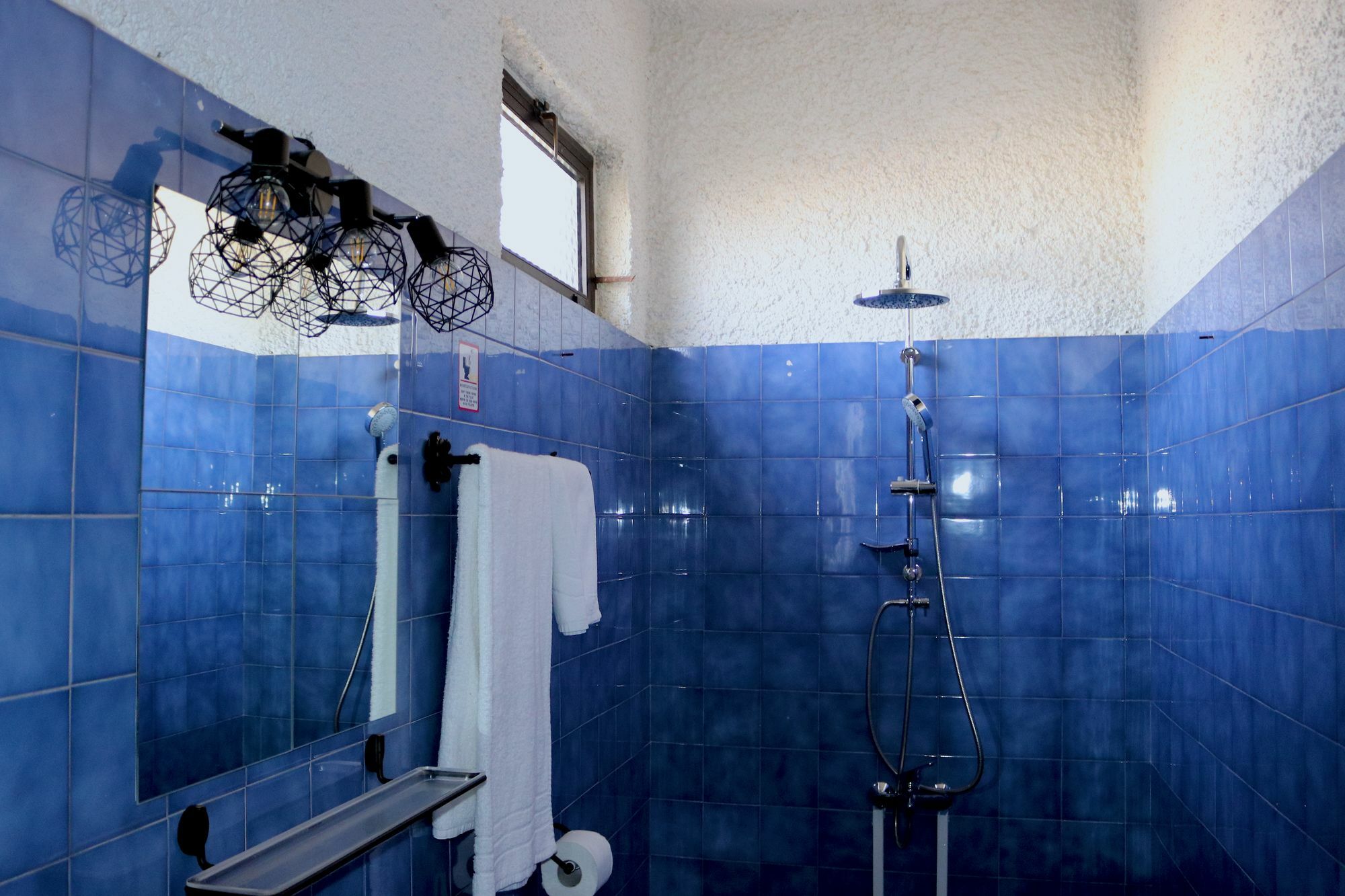 The Bongos - Socially Conscious Rooms, Part Of The Room Rate Goes To Charity Platanés Esterno foto